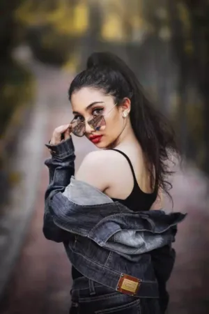 Call Girl Kavya Noida Sector 77 Cheap Price