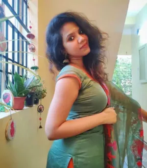 Amruta Noida Sector 18 Call Girl Vip And Independant